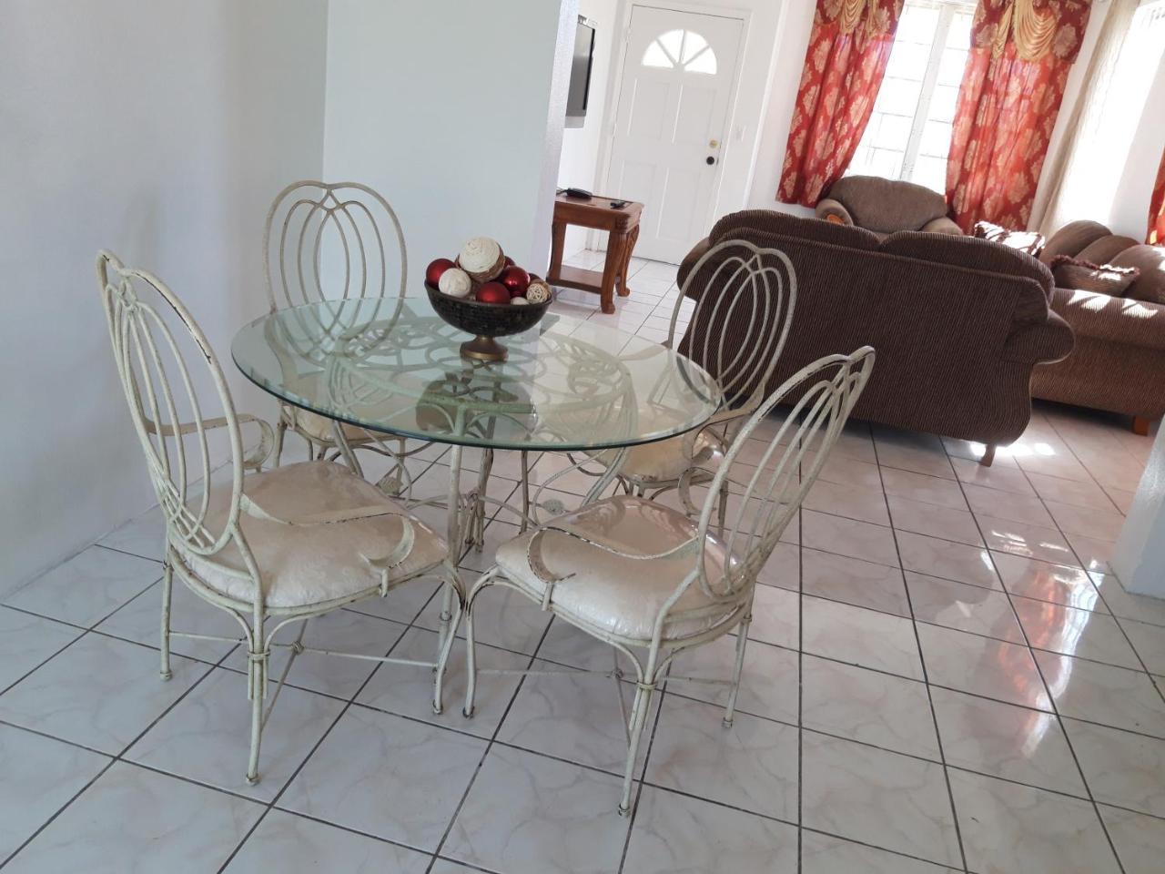 Personal Touch 1 Apartment Nassau Exterior photo